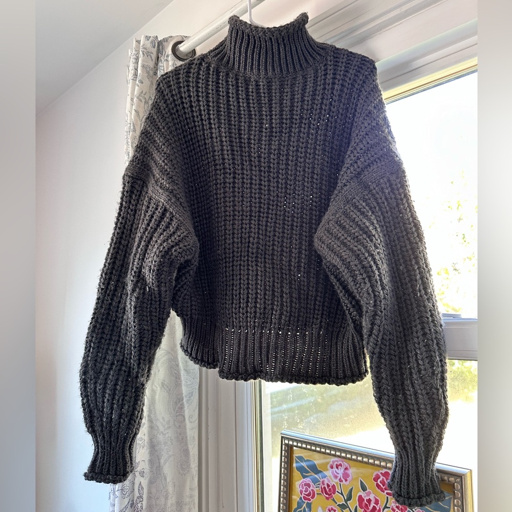 H&M cropped sweater